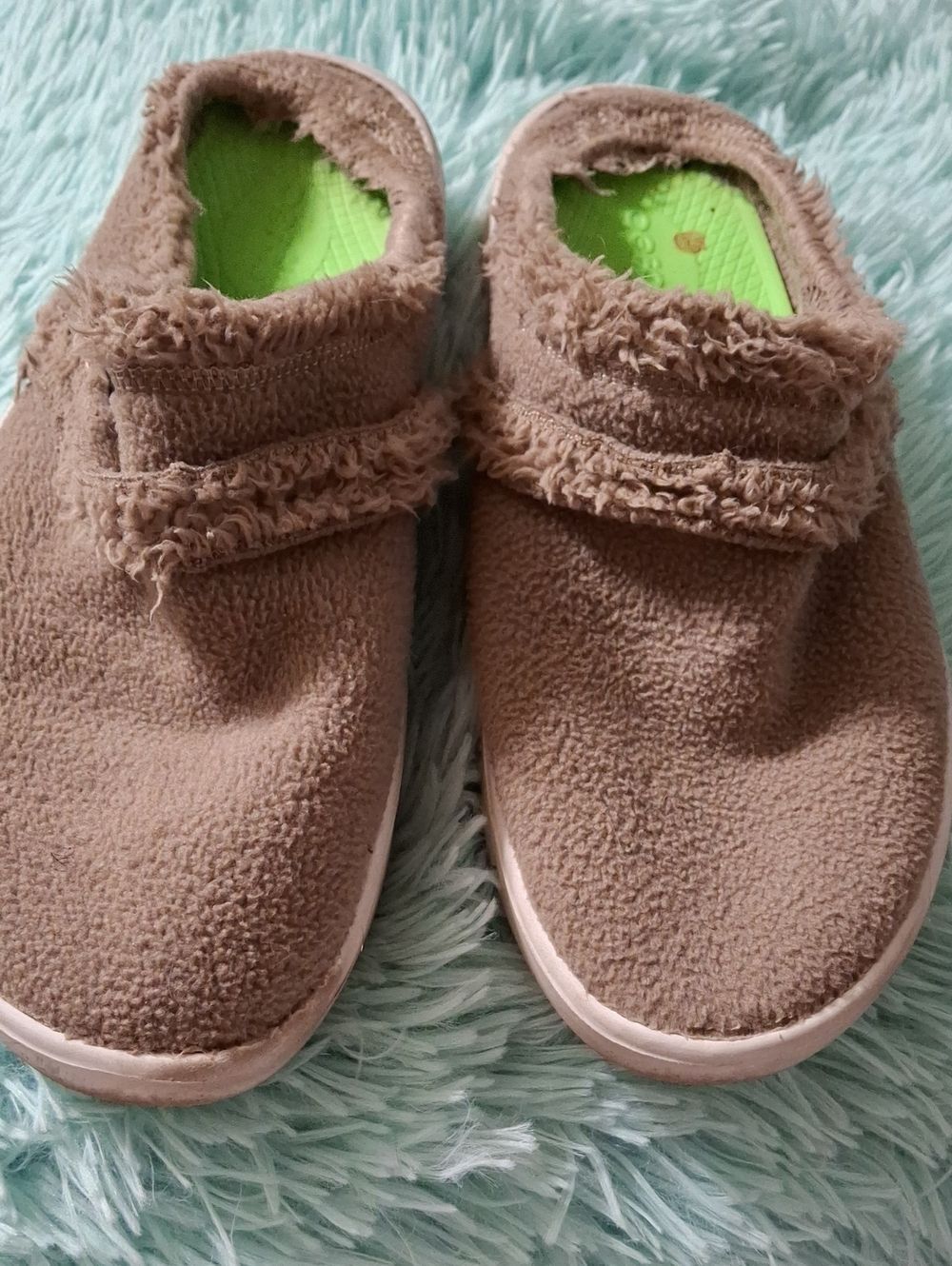 OOFOS Brown Fuzzy Slip-On Clog with Green Insole (OF21)